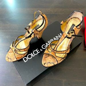 Dolce&gabbana sandals!! Amazing design.